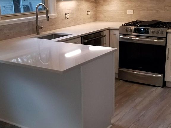 2nd image of 679 Park Ave W #1