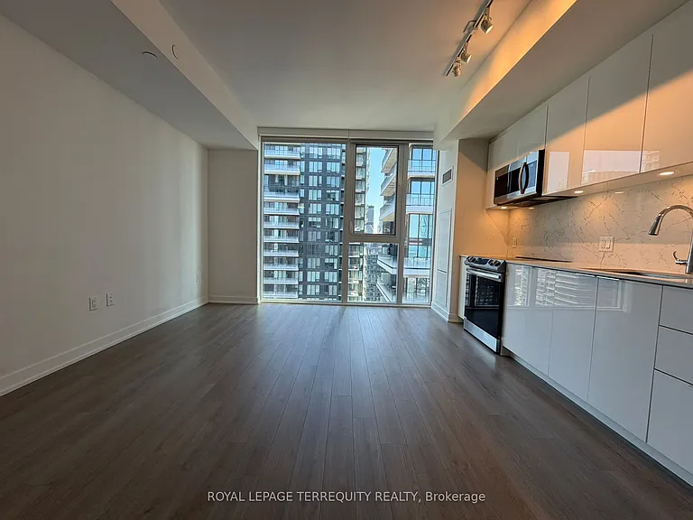 357 King St W #3307 — Photo 4