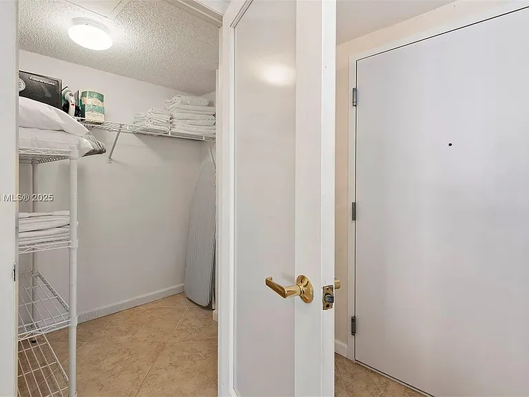 2301 Collins Ave #301 — Photo 19