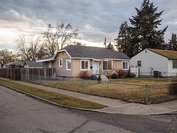2nd image of 2430 E Hoffman Ave