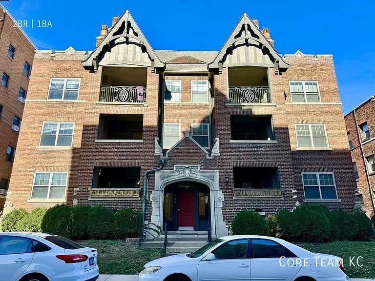 710 W 48th St #105 — Photo 13