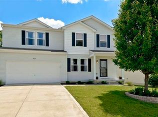 420 Red Coat Trl, Wentzville, MO 63385