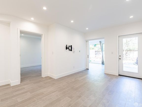 3rd image of 3716 Divisadero St