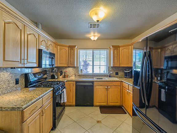 3rd image of 1124 Broken Hills Dr