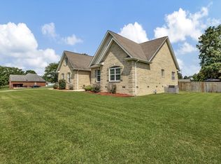 105 Parkway Pl, Tullahoma, TN 37388