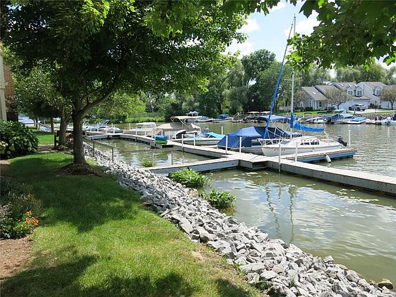 3rd image of 35 Island Ln