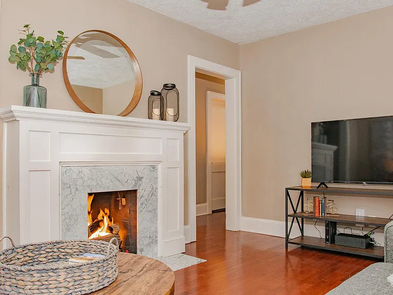 755 Berkeley Ave NW — Photo 6