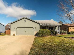 6512 W Westminster Dr, Sioux Falls, SD 57106