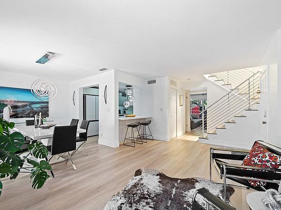 5th image of 3082 Bermwood Lane #243