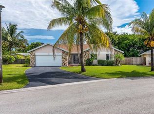11242 NW 43rd Ct, Coral Springs, FL 33065