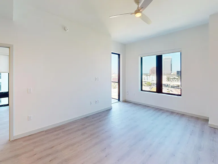 101 N Meridian — Photo 147