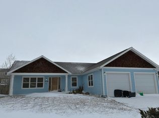 3226 32nd St W, Williston, ND 58801