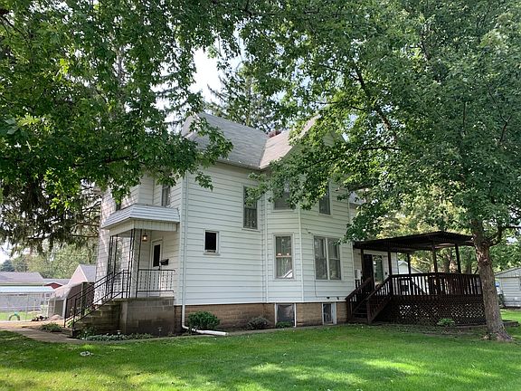 2nd image of 300 W Cherry St