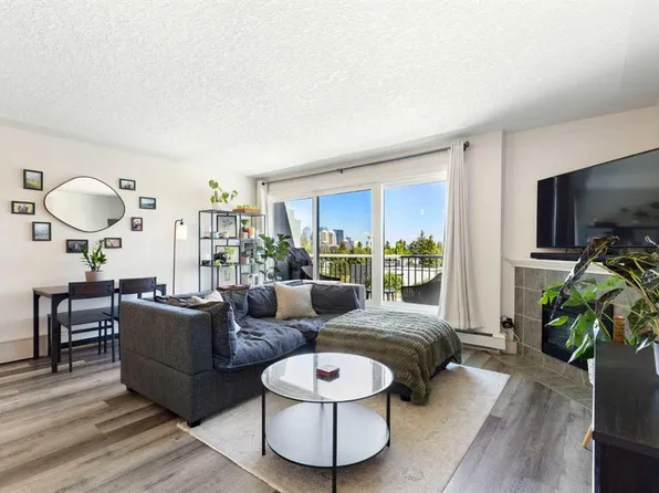 2515 E 14a St SW #401, Calgary, AB T2T 3X6