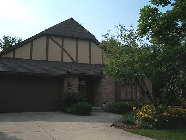 6745 Pine Creek Dr #6745 photo 1