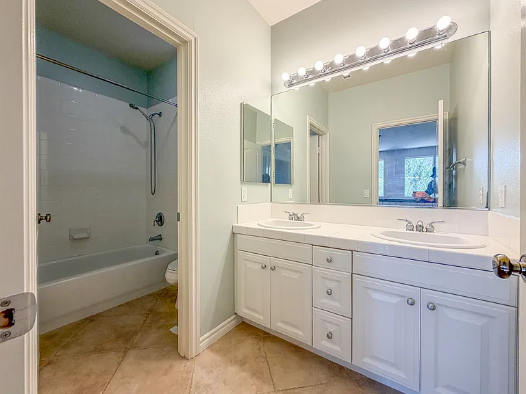 11493 Nantucket Pkwy — Photo 25