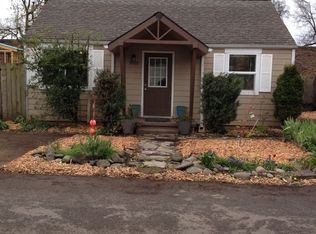9509 NE Gertz Cir, Portland, OR 97211