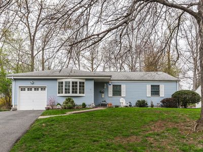 51 Ashwood Dr, Livingston, NJ, 07039