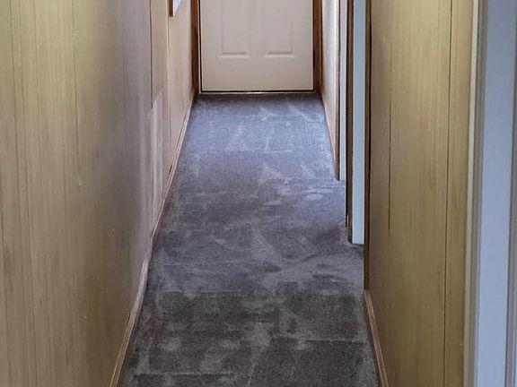 Hallway to bedrooms