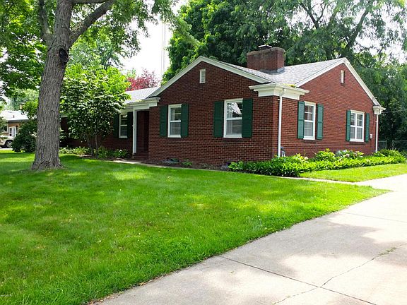 3rd image of 2700 Morton Ave