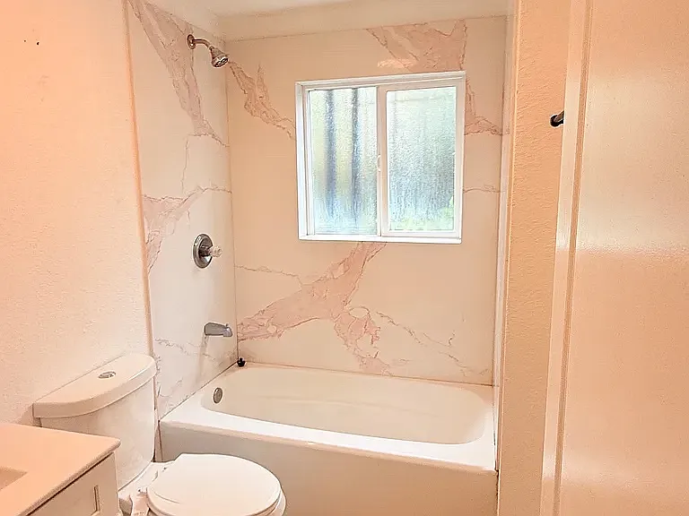 2 bed, 750 sqft, $2,200 — Photo 1