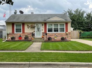 107 Riverside Dr, Montgomery, IL 60538