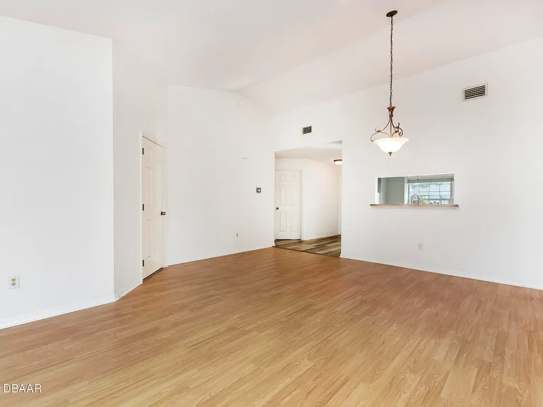 145 Riverwalk Ct — Photo 13