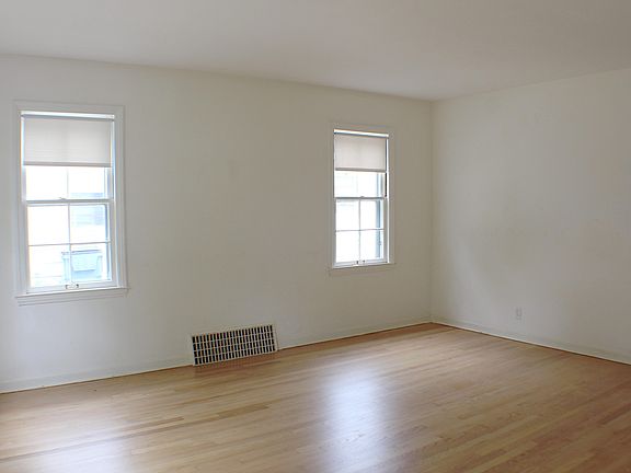 5th image of 4732 N Diversey Blvd