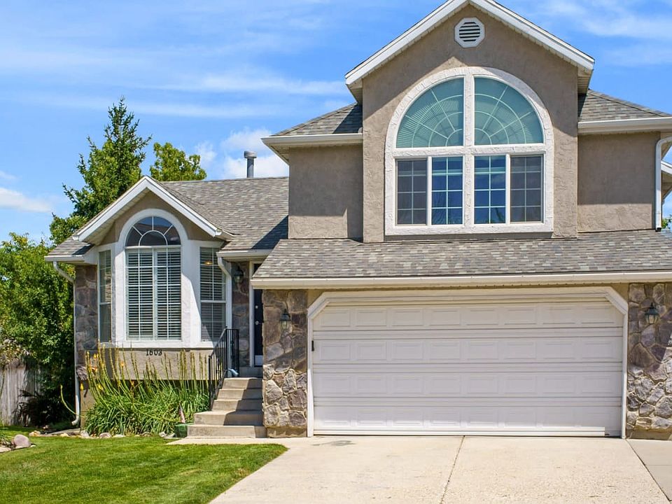1st image of 1603 E Amblewood Ln