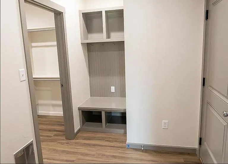 2 Emerald Ct — Photo 4