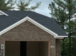319 Breckinridge Cir, Vine Grove, KY 40175