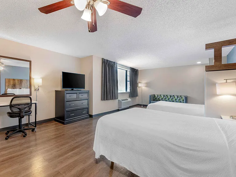 Deluxe Studio - 2 Full Beds