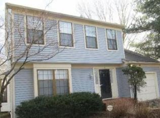 8 Newland Ct, Sterling, VA 20165