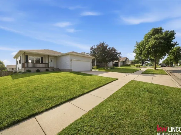 1720 SW 33rd St, Lincoln, NE 68522