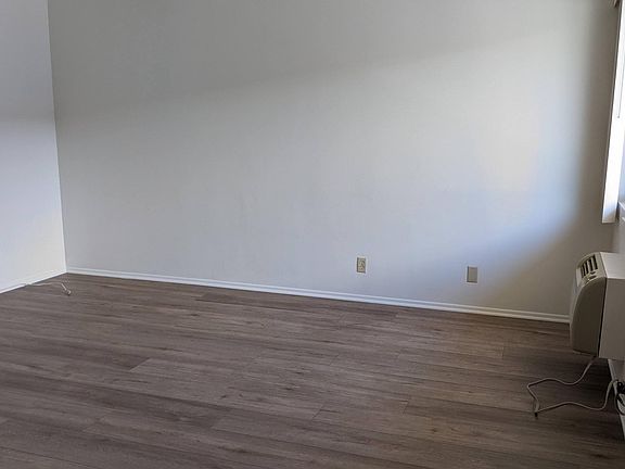 4th image of 333 N Buena Vista St