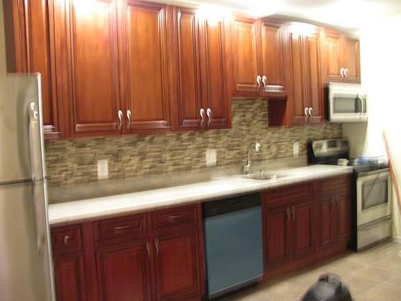 2nd image of 1719 Linden Ave #B