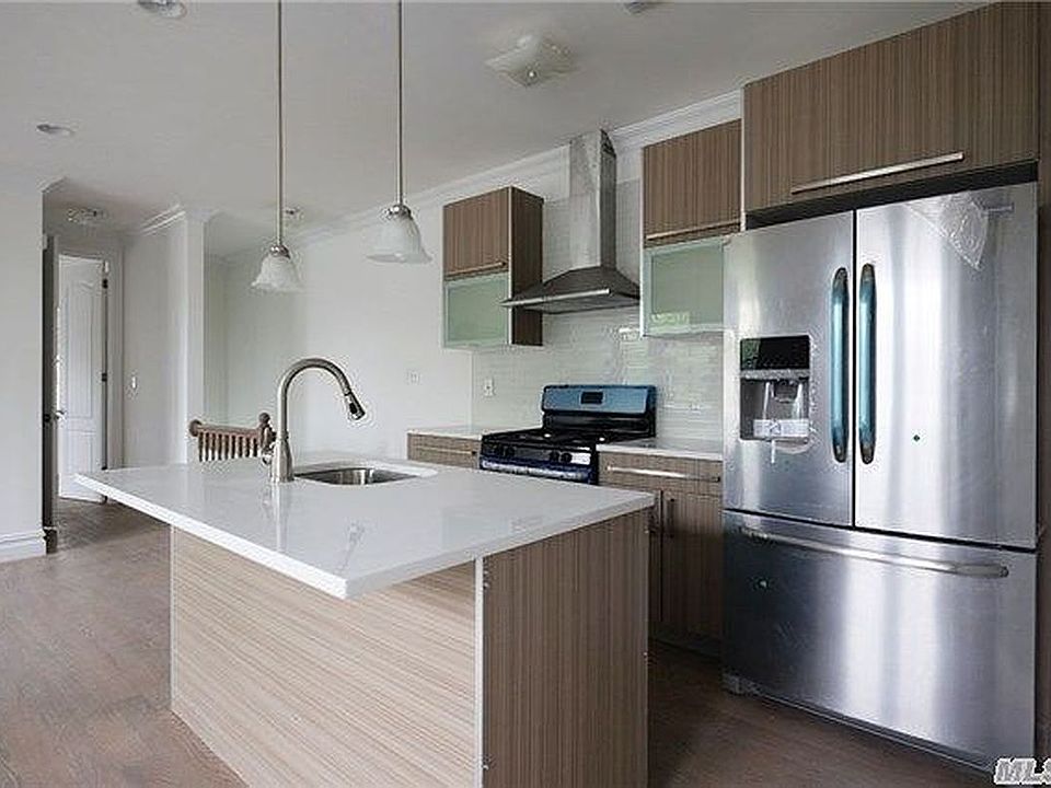 2nd image of 8902 Avenue