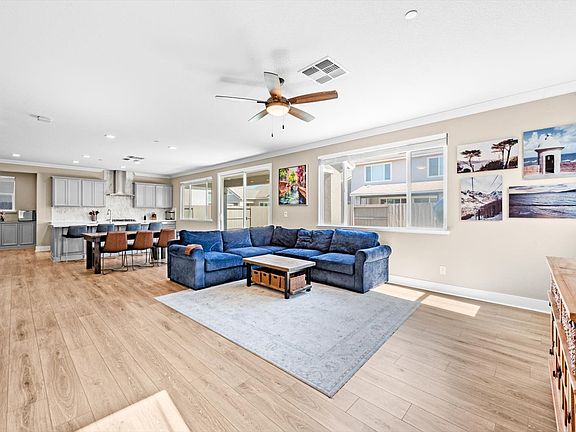 4th image of 906 Day Lilly Dr