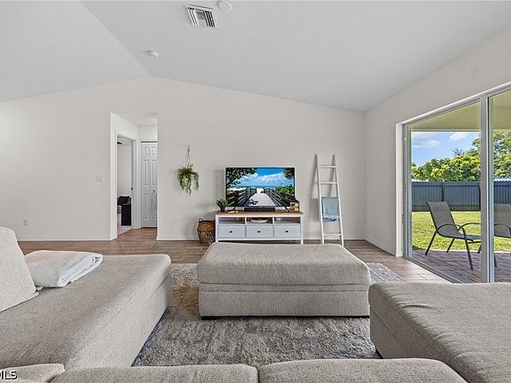5th image of 2007 NW 17th Ter