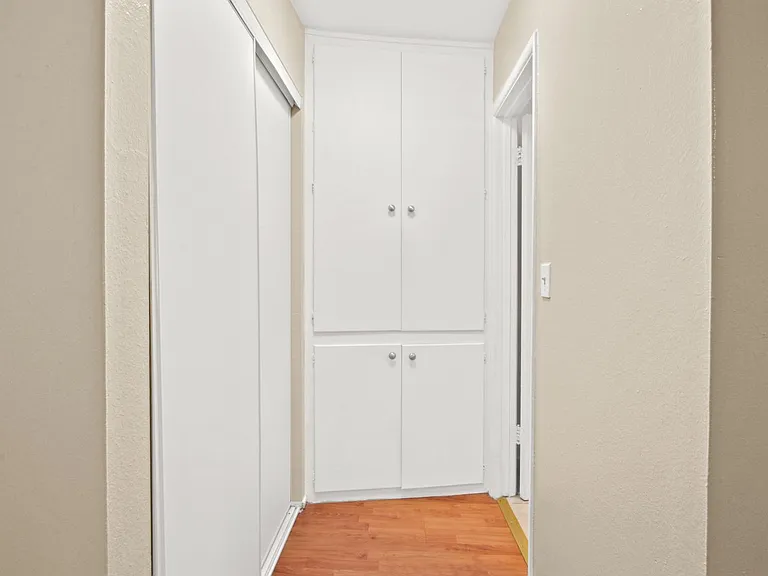 Ramona Garden Apartments — Photo 11