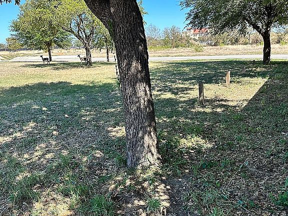 3rd image of 8464 Woodcliff Blvd