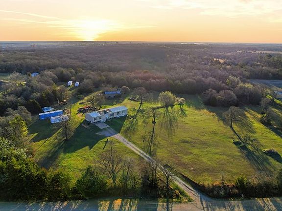 2nd image of 115 Dusty Rd