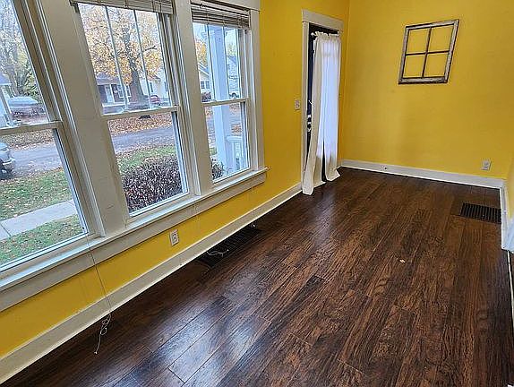 4th image of 2900 Richmond Ave