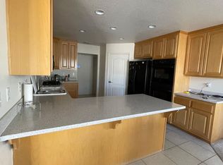 17389 Central Rd, Apple Valley, CA 92307