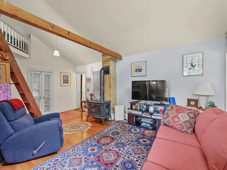 33 Saint Anns Ave — Photo 16
