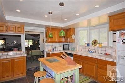 5th image of 107 E Aliso St