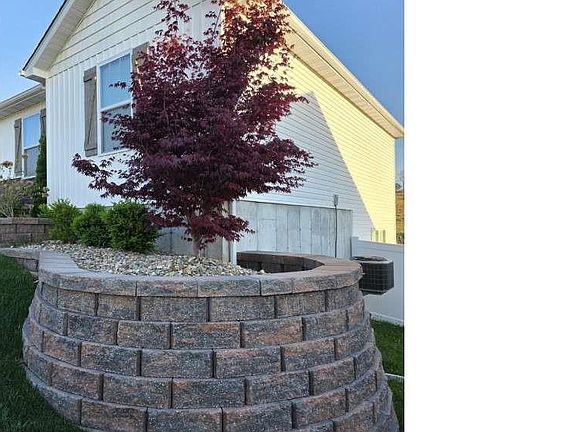 3rd image of 204 Boardwalk Ct