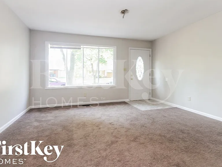 10207 Catalina Dr — Photo 3