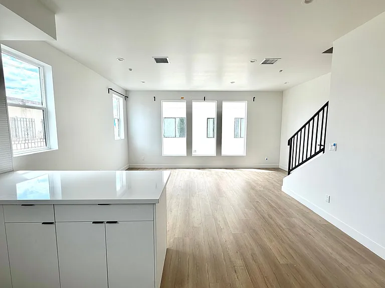 1177 Leighton Ave #1 — Photo 6