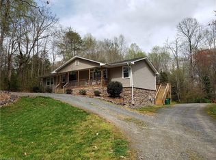 6877 August Ct, Clemmons, NC 27012